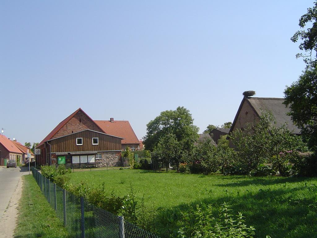 Pension & Gasthof Storchennest Gross Quassow Extérieur photo